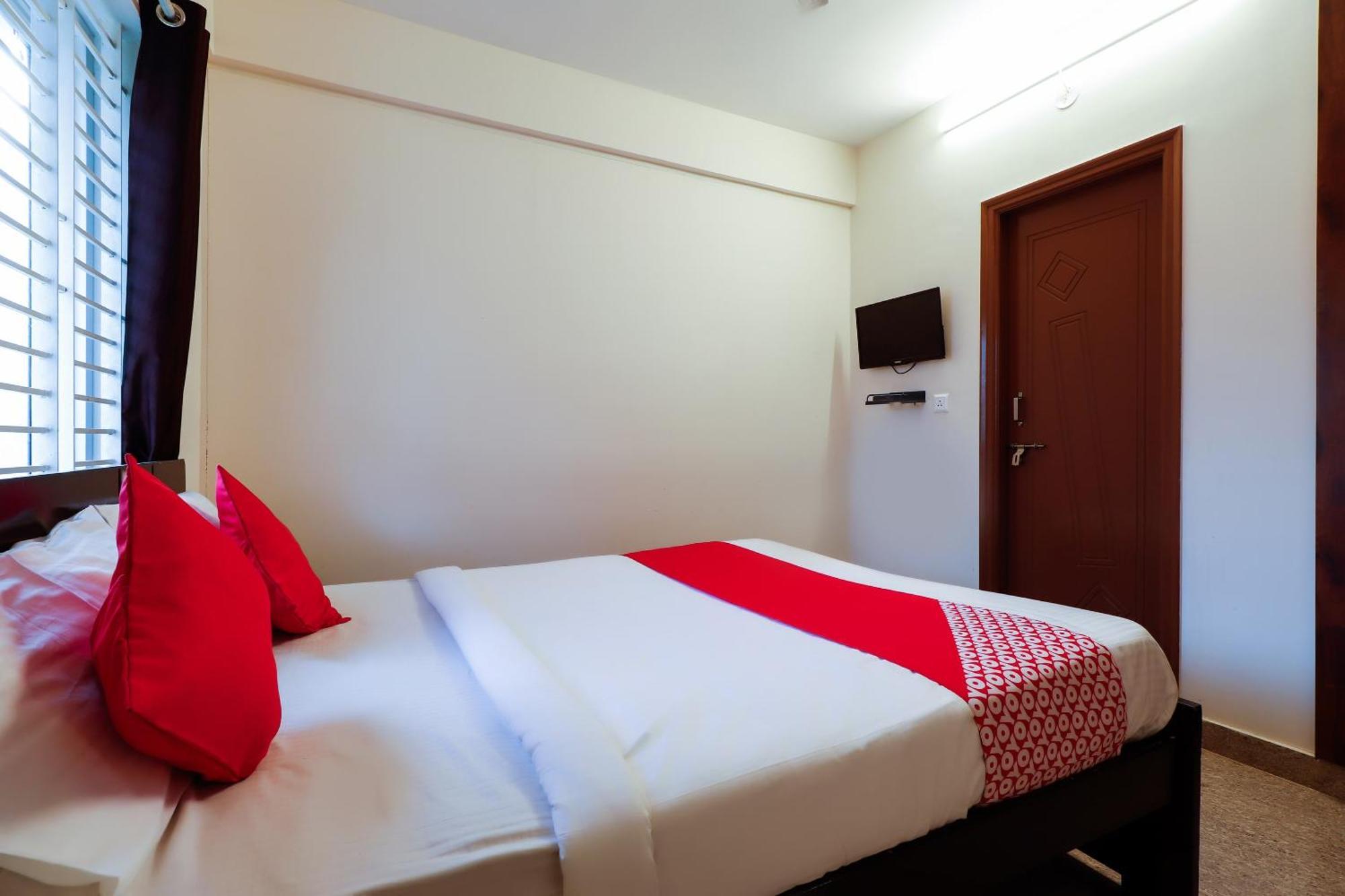 Super Gn Collection O Near Rajajinagar Industrial Estate Hotel Bangalore Ngoại thất bức ảnh