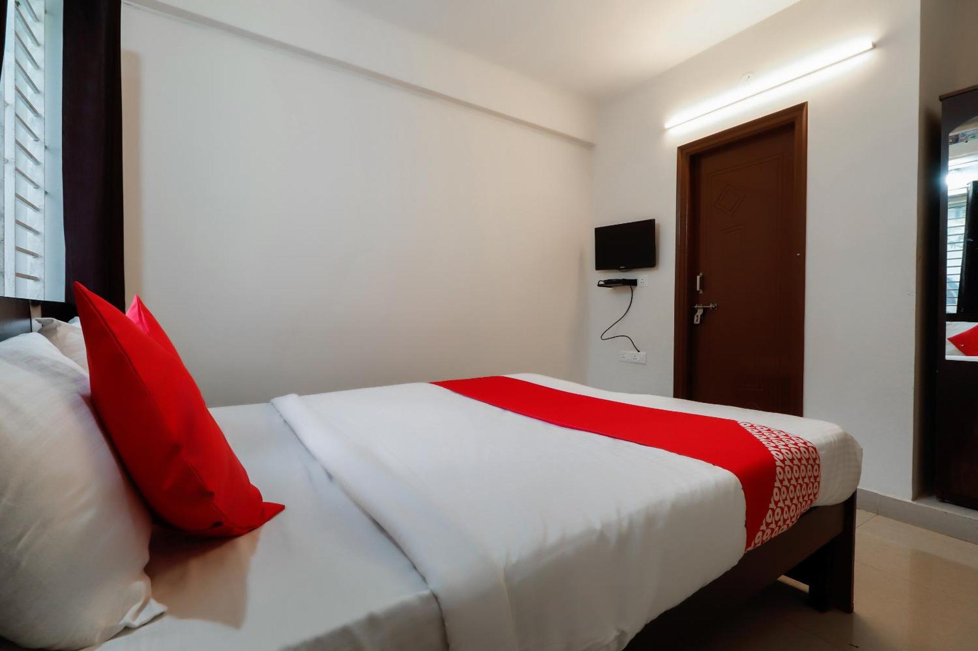 Super Gn Collection O Near Rajajinagar Industrial Estate Hotel Bangalore Ngoại thất bức ảnh